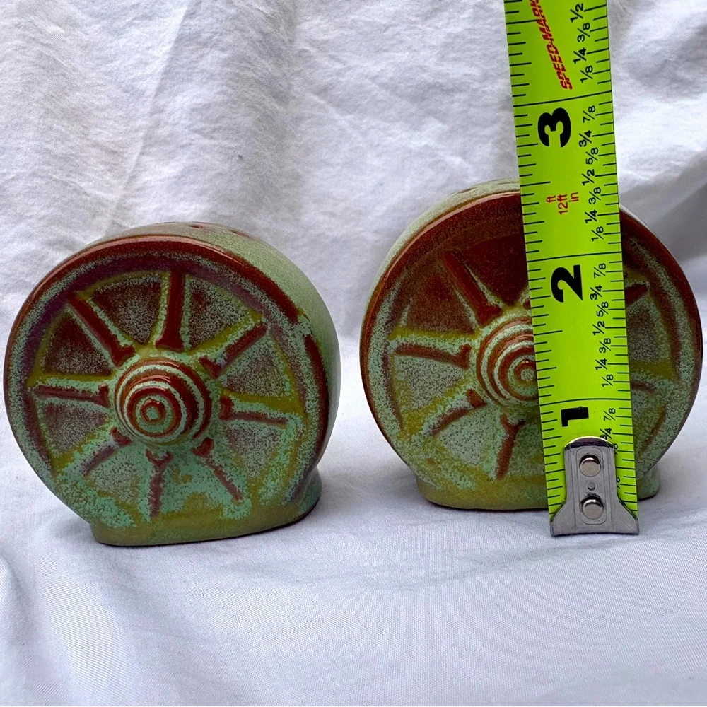 Vintage Frankoma Prairie Green Wagon Wheel Salt and Pepper Shakers